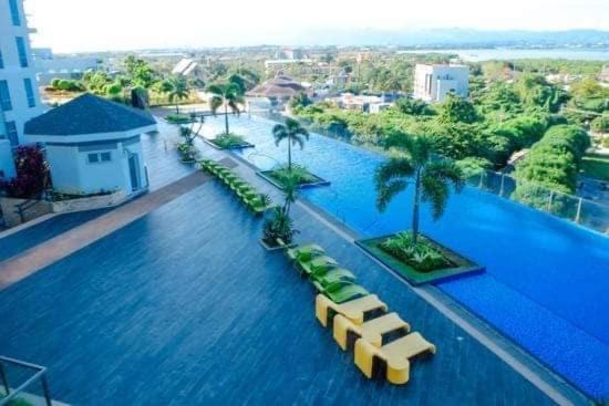 Mactan Newtown Beach Condo Мактан Екстериор снимка